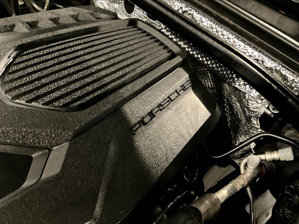 Certified 2023 Porsche Macan image 34