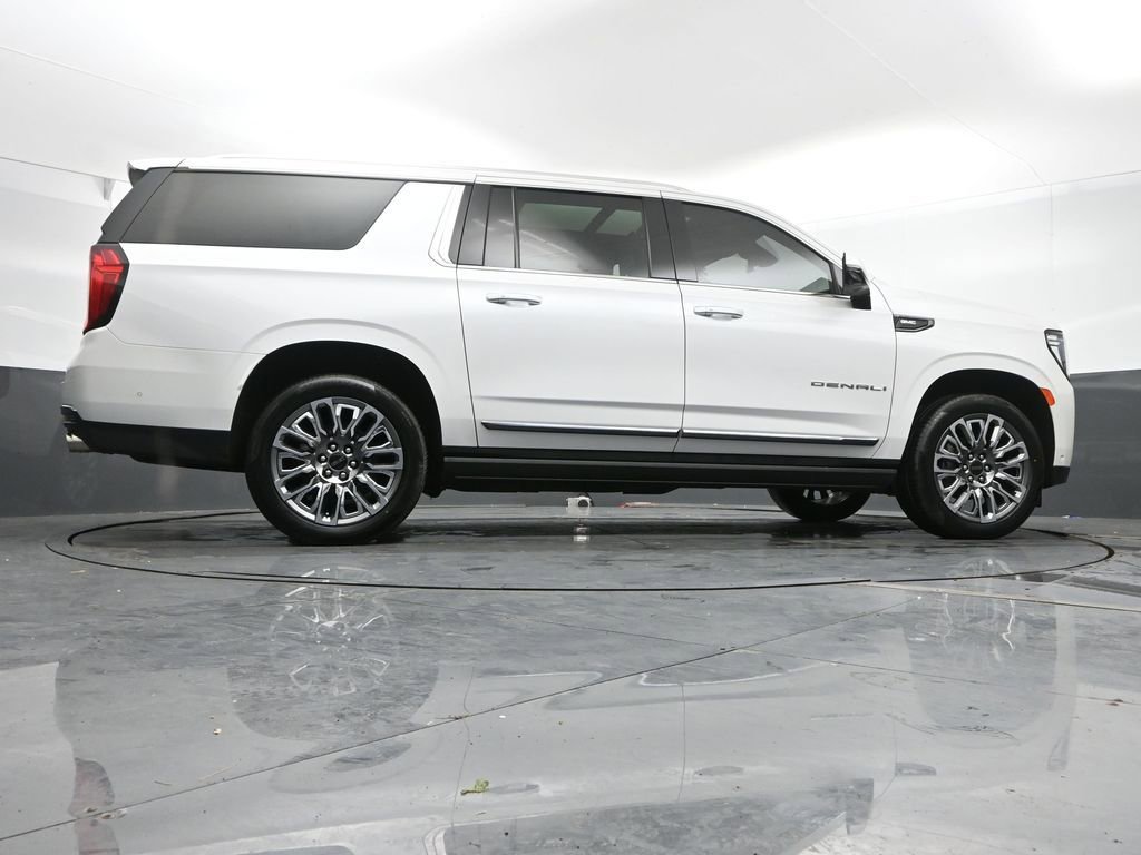 Used 2023 GMC Yukon XL Denali Ultimate AWD/4WD image 47