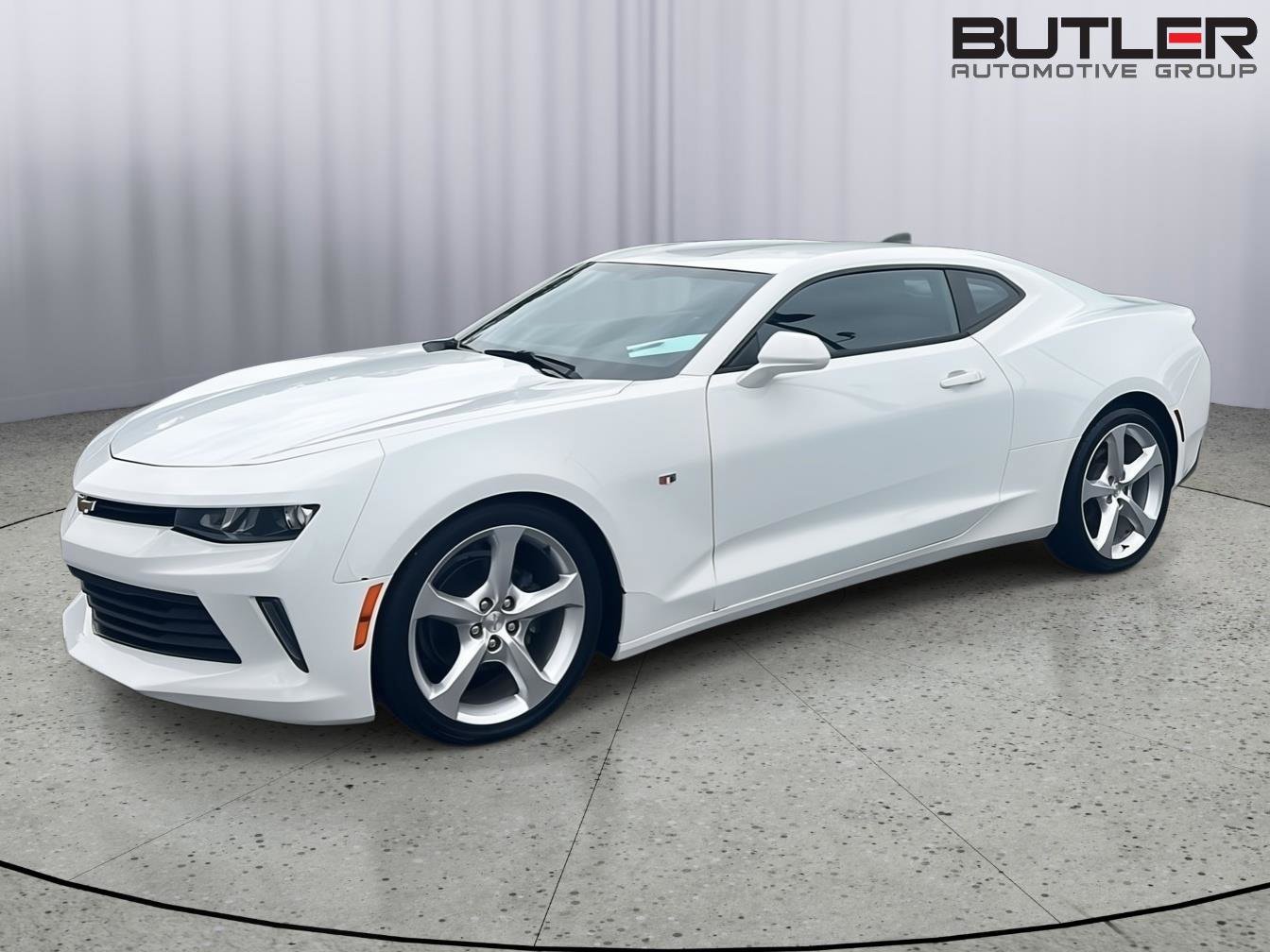 Used 2016 Chevrolet Camaro LT RWD image 2