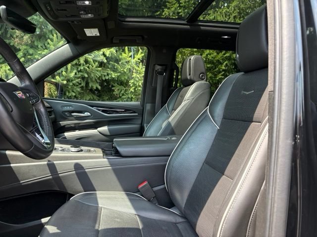 Certified 2022 Cadillac Escalade ESV Sport w/ Touring Package AWD/4WD image 29