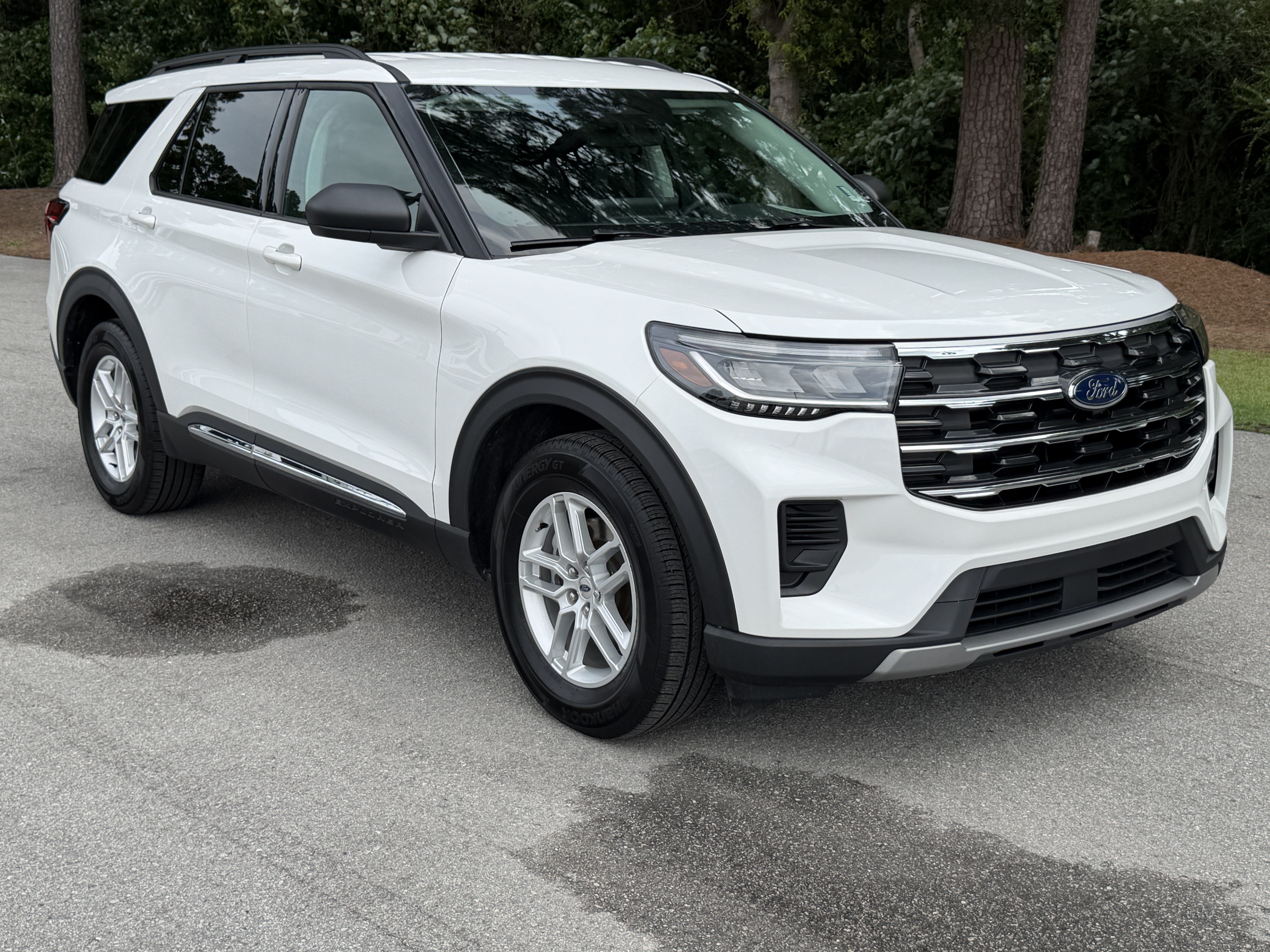Used 2025 Ford Explorer Active RWD image 10