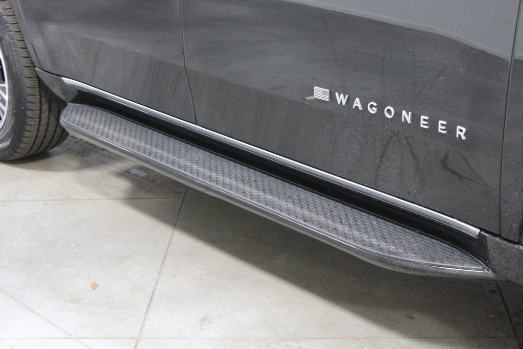 Used 2024 Jeep Wagoneer Series II image 12