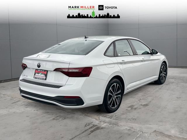 Used 2024 Volkswagen Jetta Sport image 5