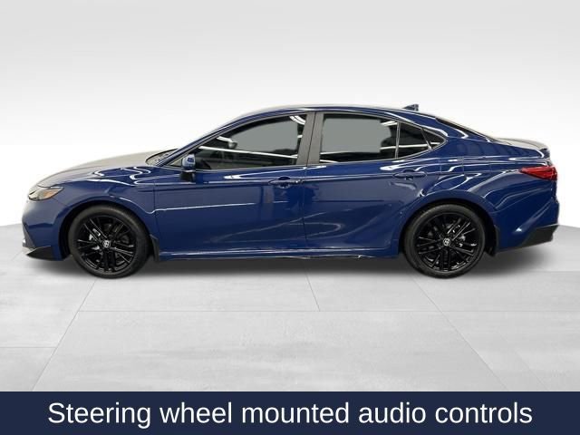 Used 2025 Toyota Camry SE image 5