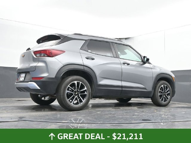 Used 2025 Chevrolet TrailBlazer LT AWD/4WD image 46