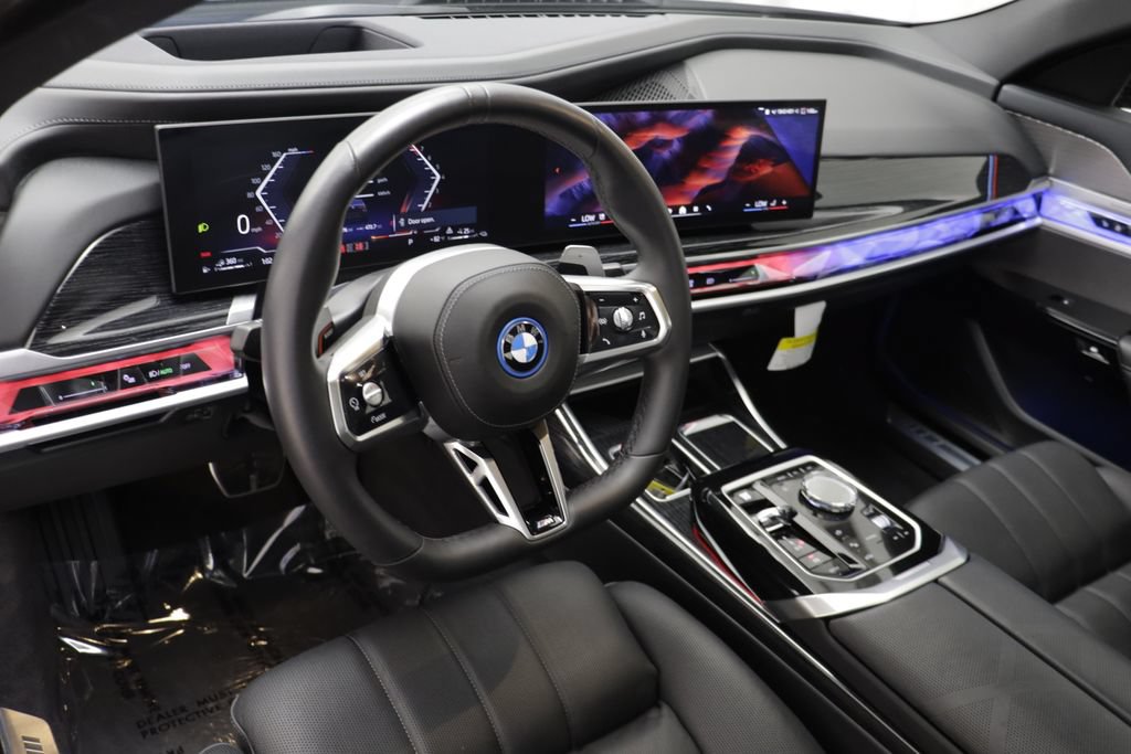 Used 2026 BMW 750e xDrive w/ Premium Package AWD/4WD image 6