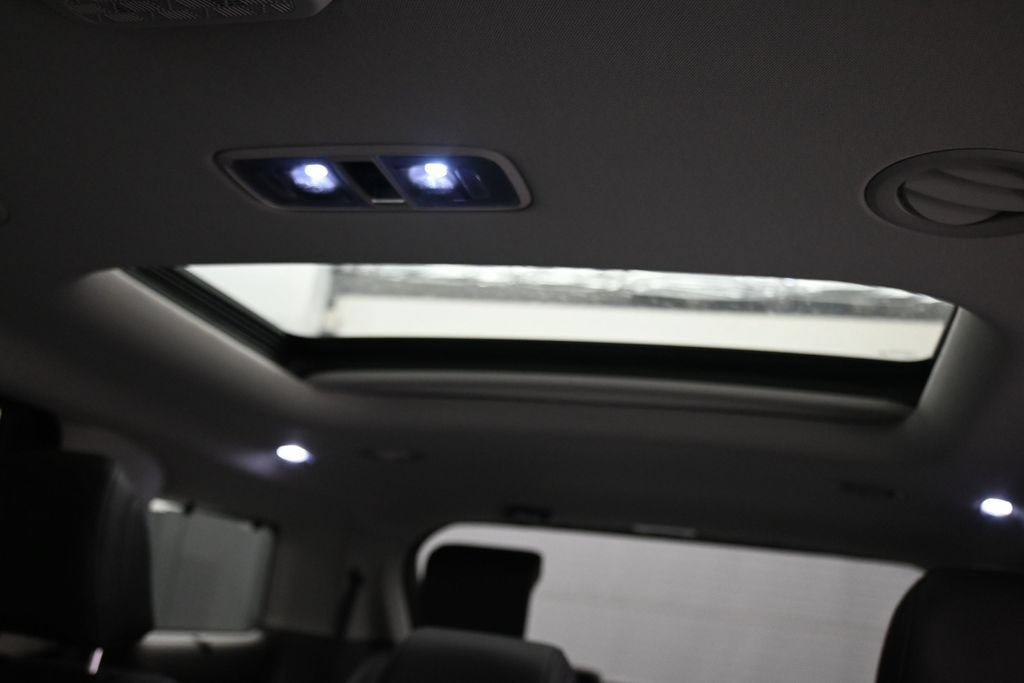 New 2026 Kia Carnival SX w/ SX Dark Edition Package FWD image 34