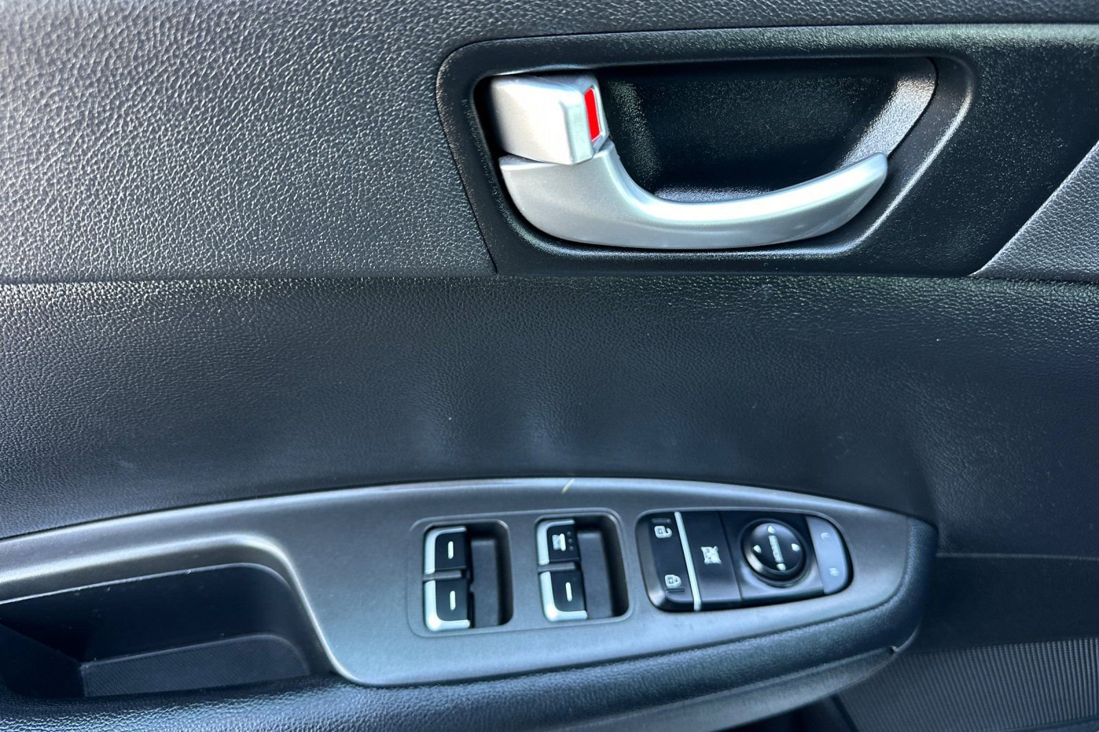 Used 2018 Kia Optima LX image 11