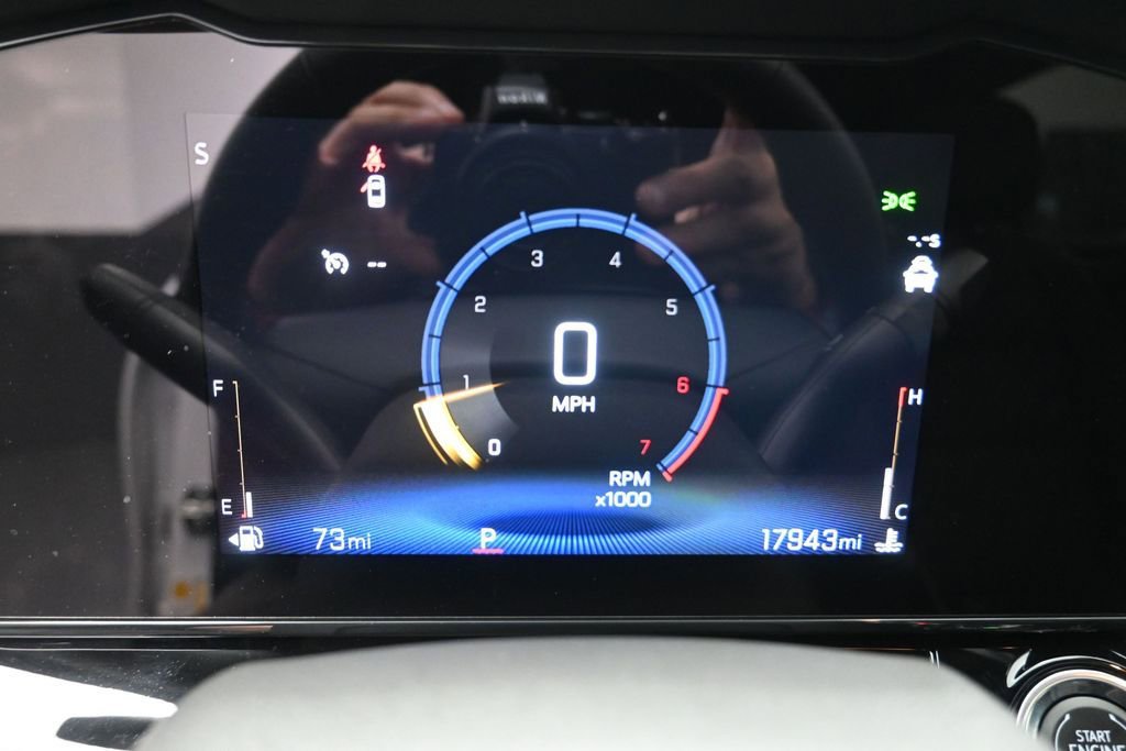 Used 2025 Chevrolet Trax RS FWD image 7
