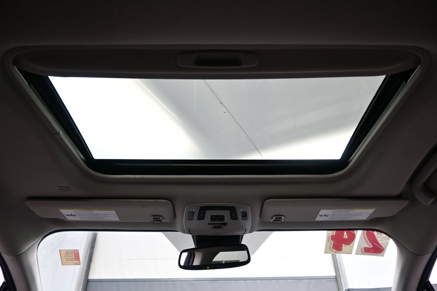Used 2024 Toyota Sienna XLE FWD image 19