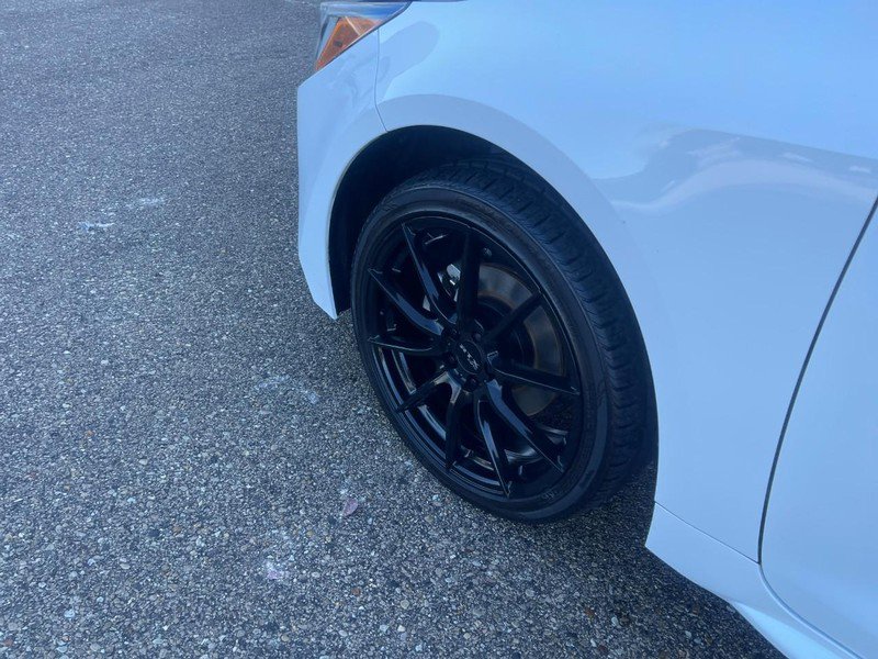 Used 2021 Toyota Corolla LE image 5