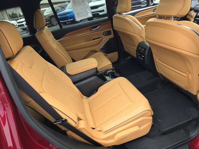 Used 2025 Jeep Grand Cherokee L Summit AWD/4WD image 50