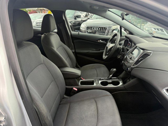 Used 2019 Chevrolet Cruze LT FWD image 15