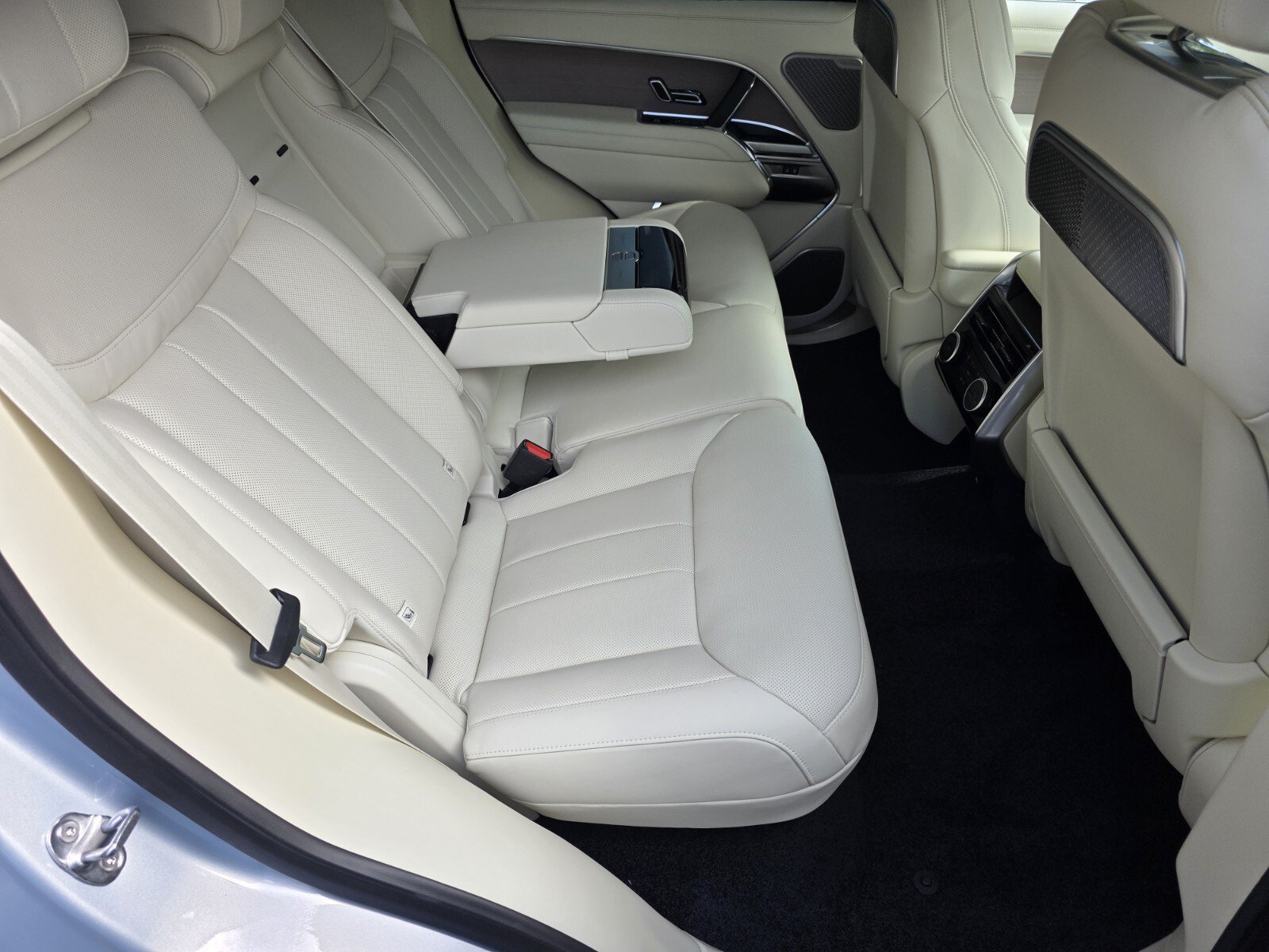 New 2026 Land Rover Range Rover Autobiography AWD/4WD image 5