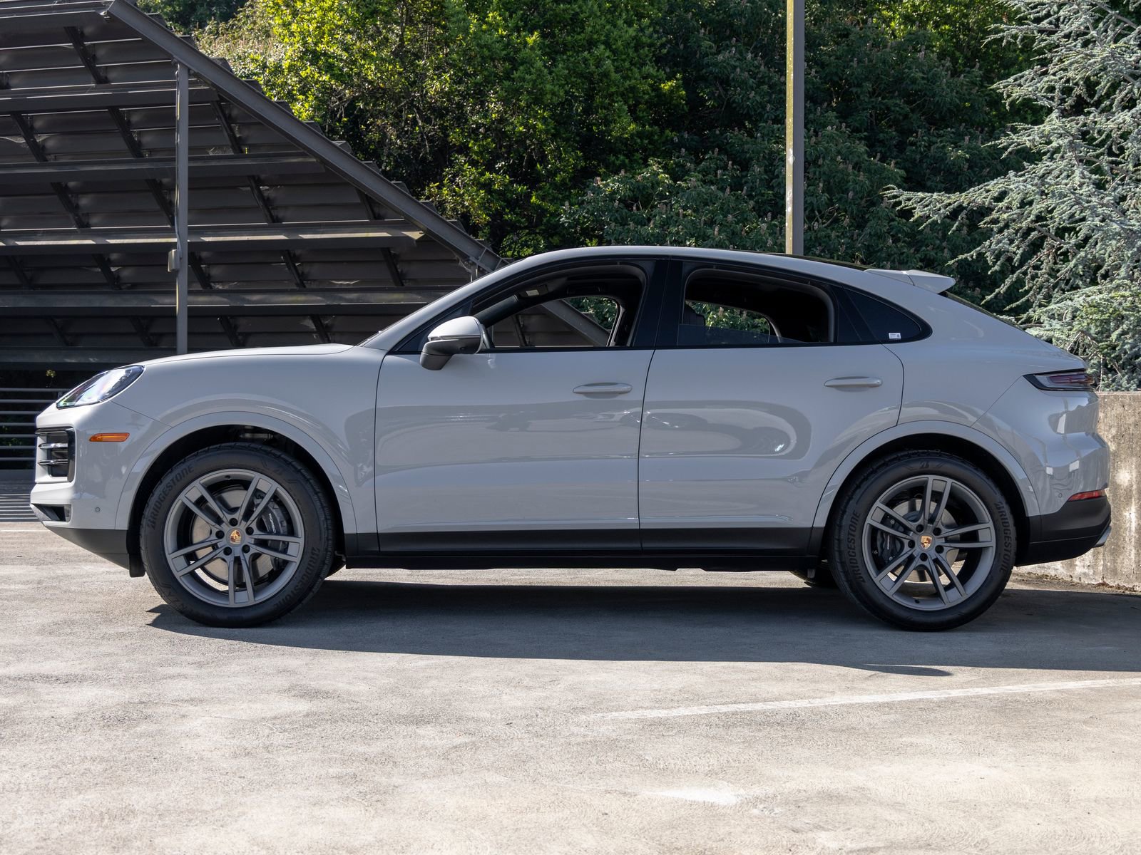 Certified 2026 Porsche Cayenne Coupe AWD/4WD image 2
