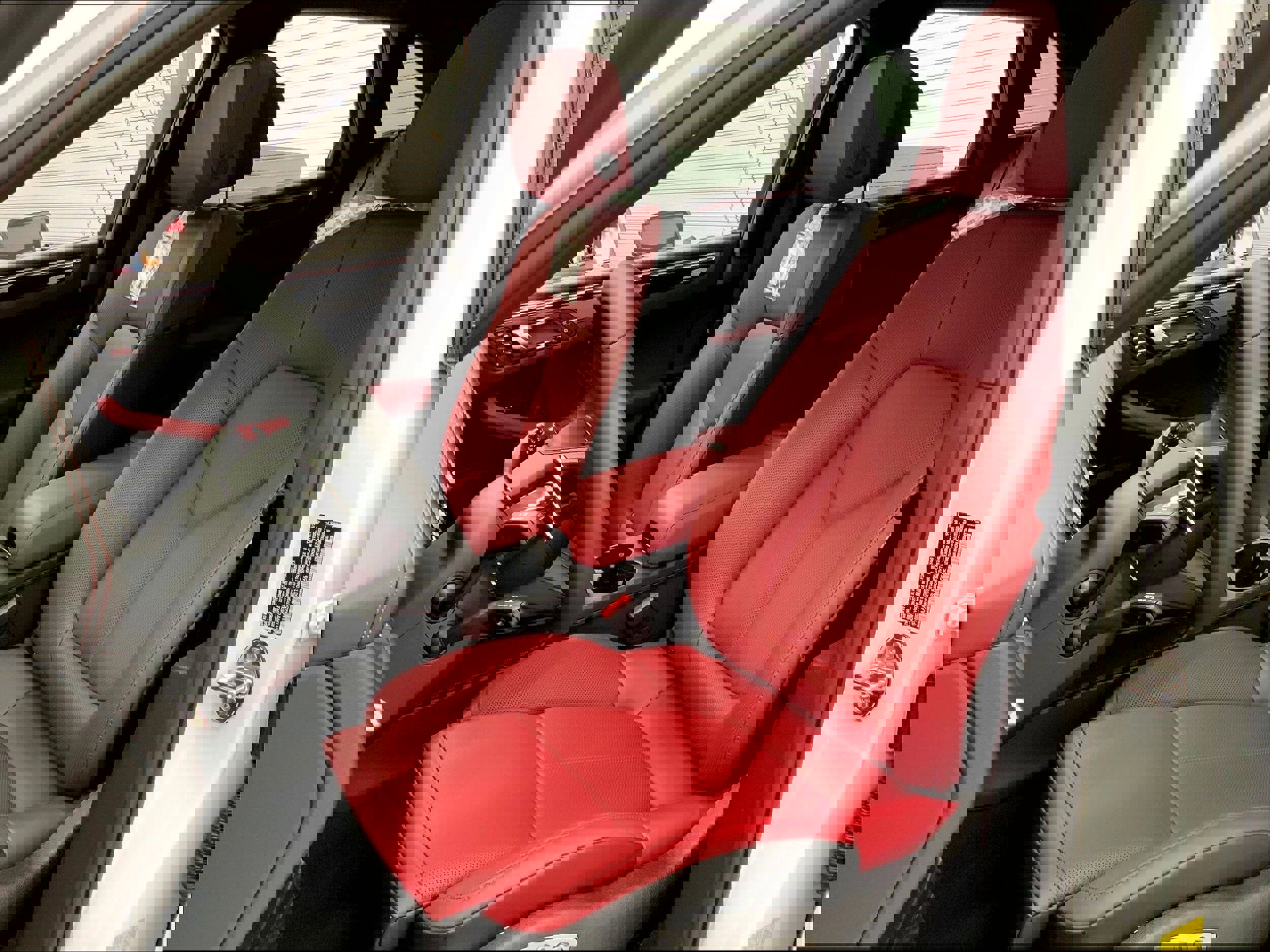 New 2025 Porsche Macan image 5