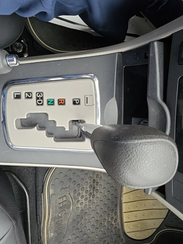 Used 2010 Toyota Corolla LE FWD image 15