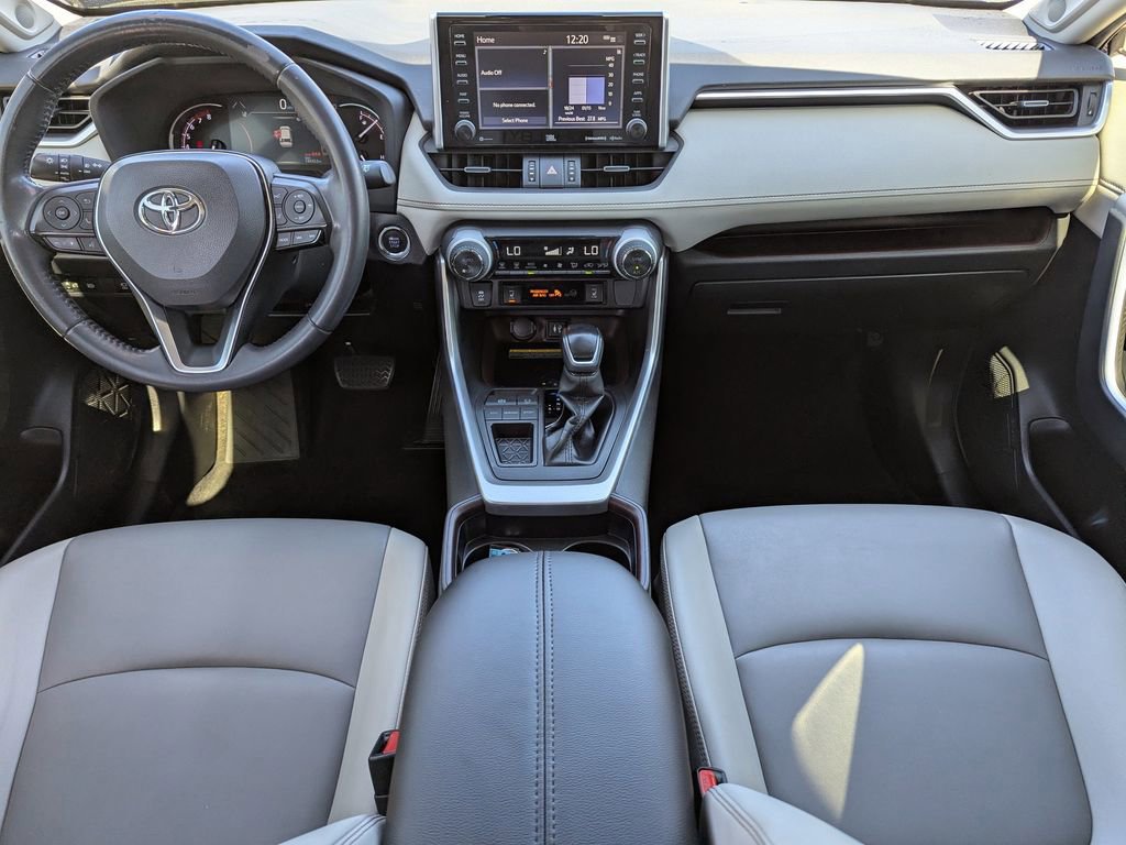 Used 2019 Toyota RAV4 Limited w/ Advanced Technology Package image 11