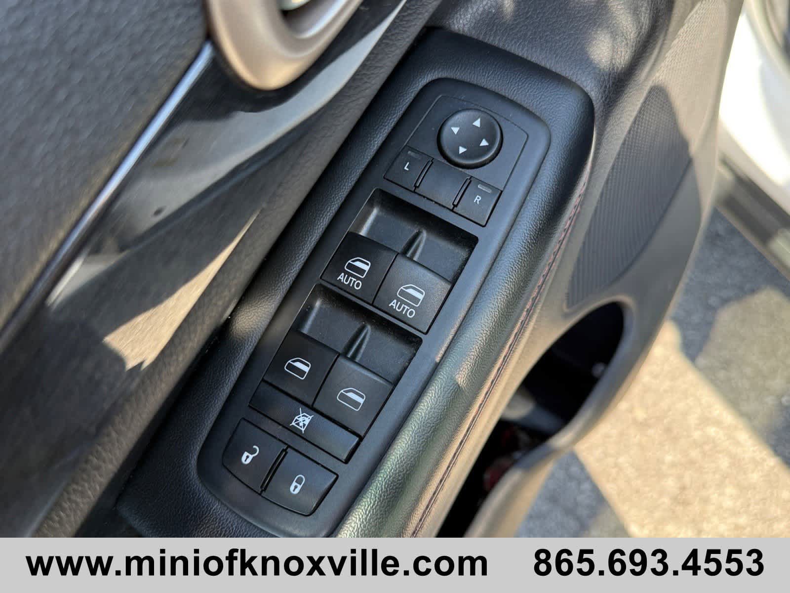 Used 2016 Jeep Grand Cherokee Laredo 75th Anniversary AWD/4WD image 13
