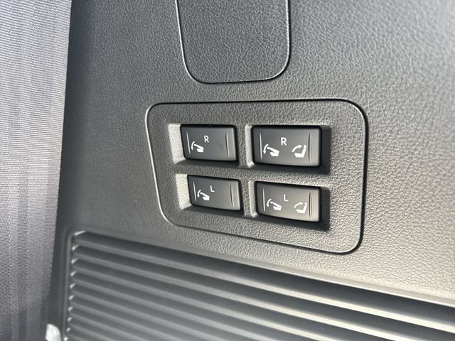Used 2025 Nissan Armada SL AWD/4WD image 15