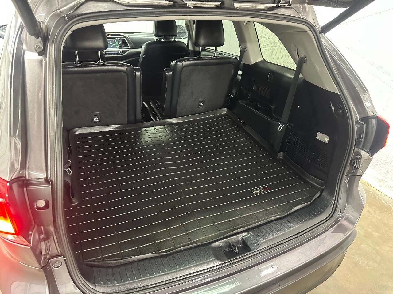 Used 2018 Toyota Highlander XLE image 45