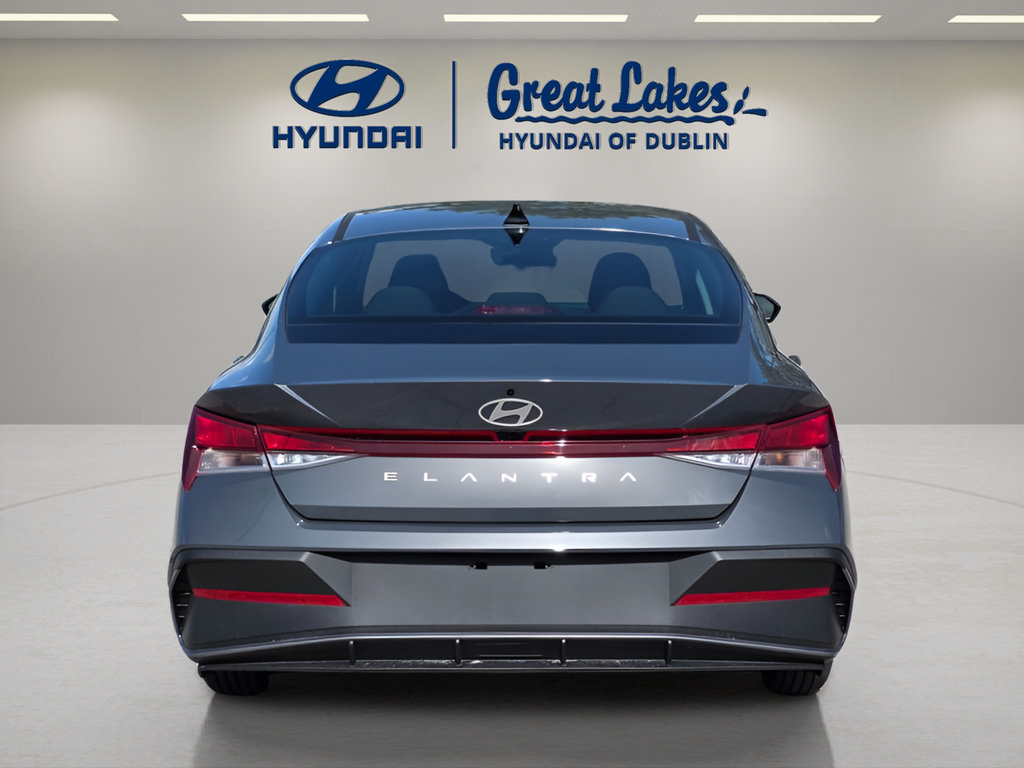 New 2026 Hyundai Elantra SE FWD image 4