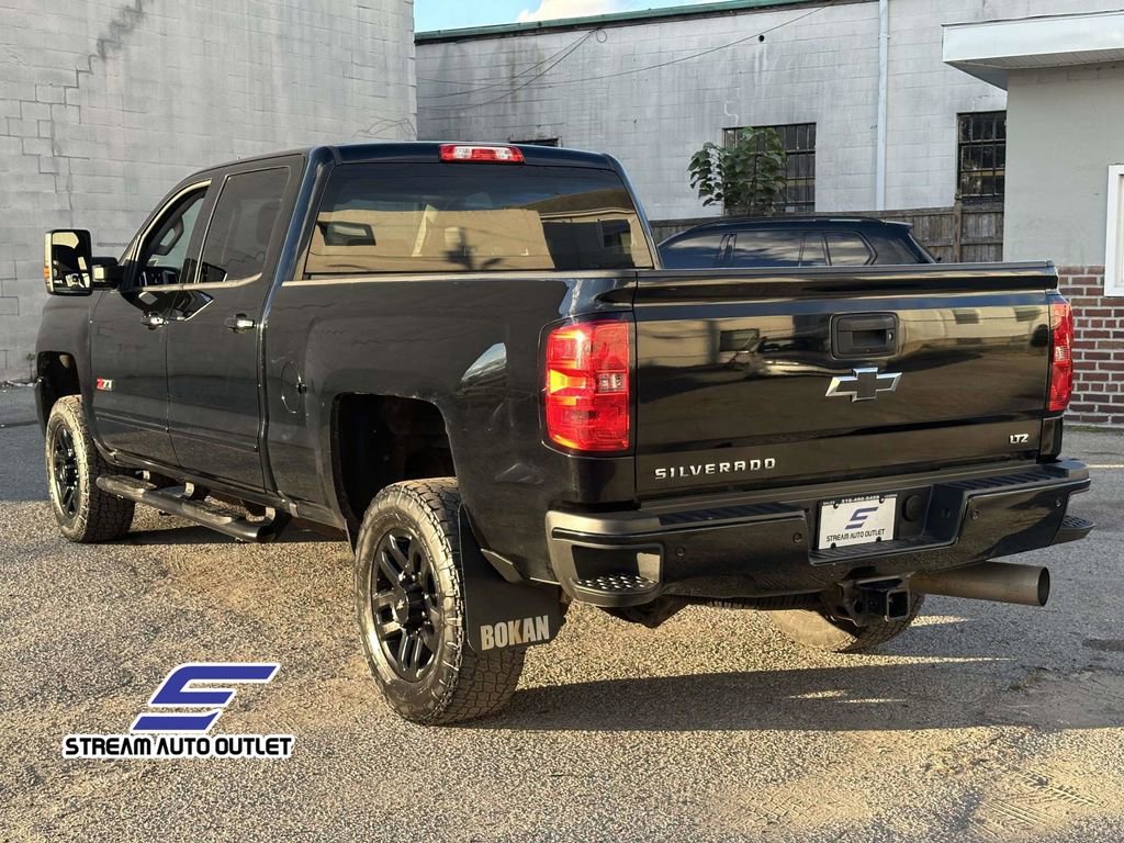 Used 2018 Chevrolet Silverado 2500 LTZ image 8