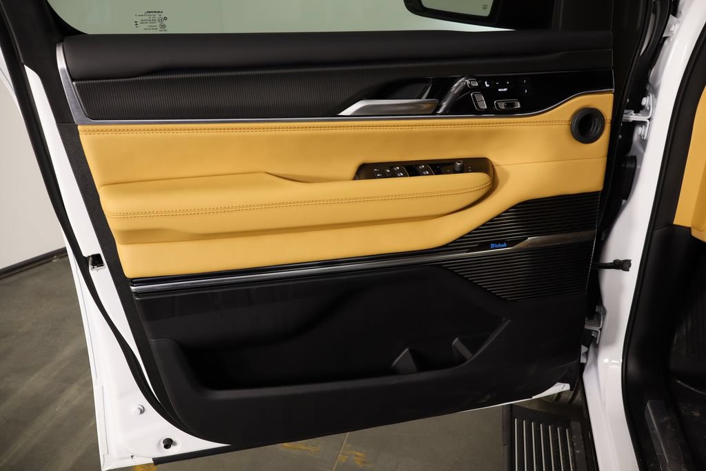 New 2026 Jeep Grand Wagoneer Summit AWD/4WD image 21