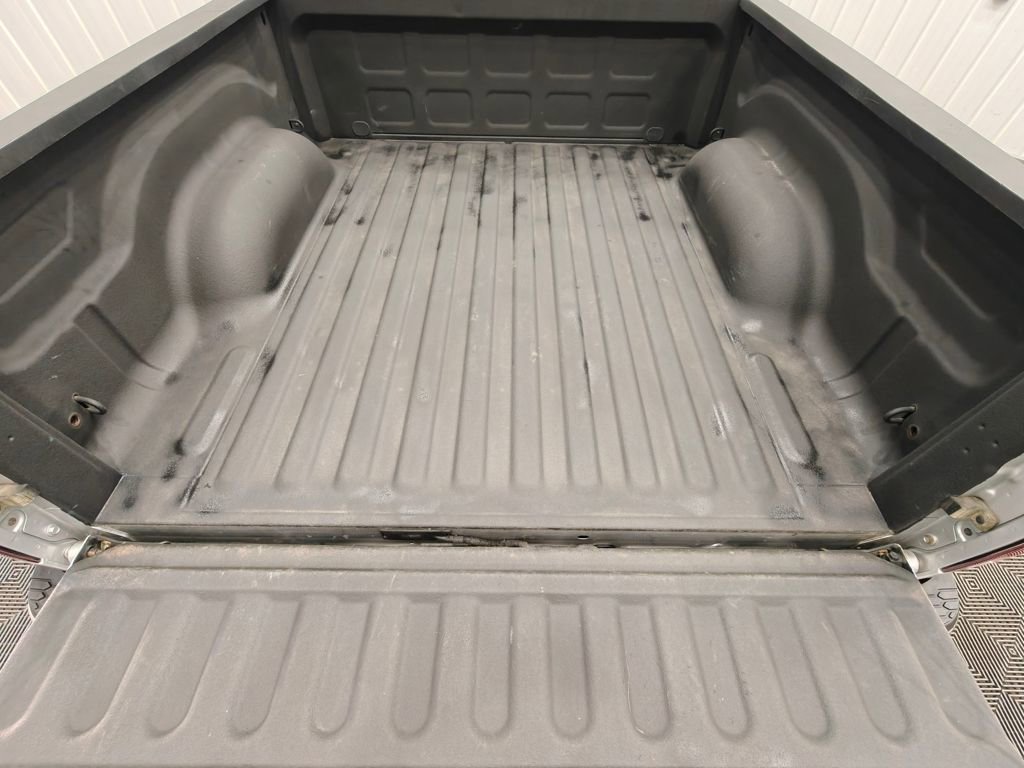 Used 2013 RAM 1500 Express image 16