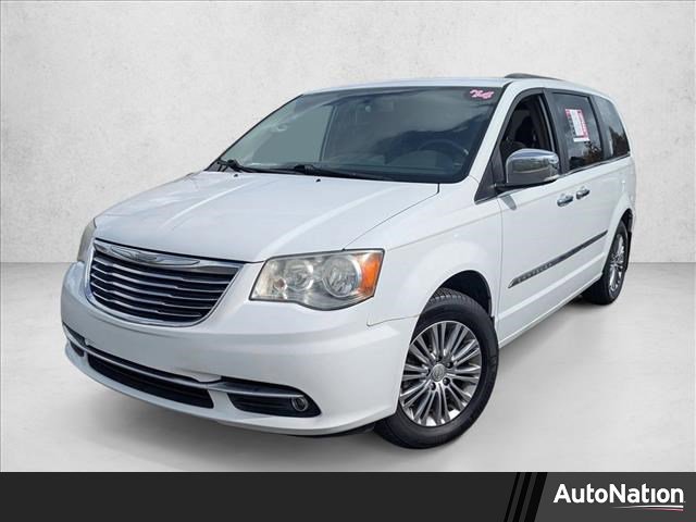 Used 2014 Chrysler Town & Country Touring-L w/ Driver Convenience Group image 1