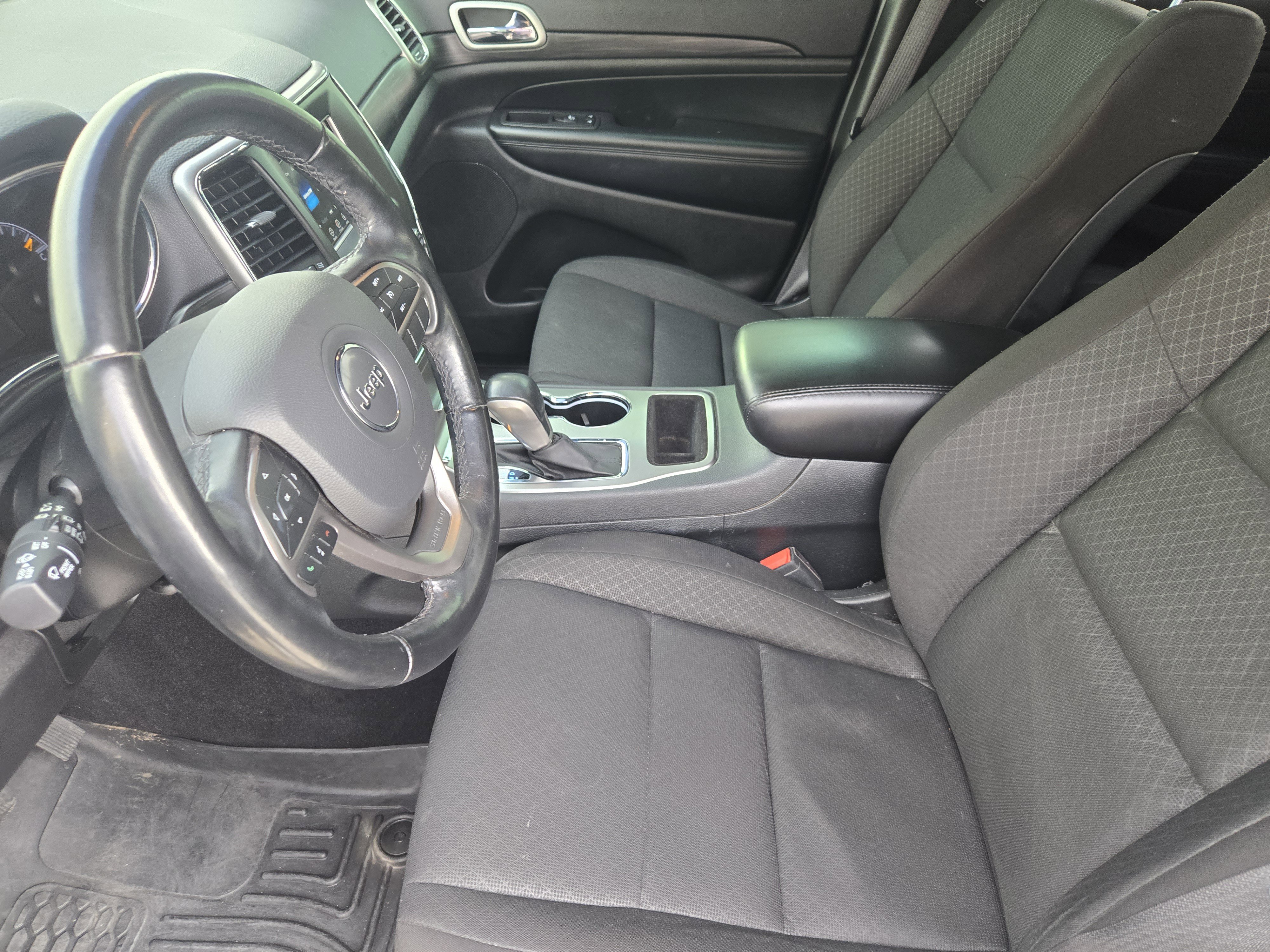 Used 2020 Jeep Grand Cherokee Laredo image 15