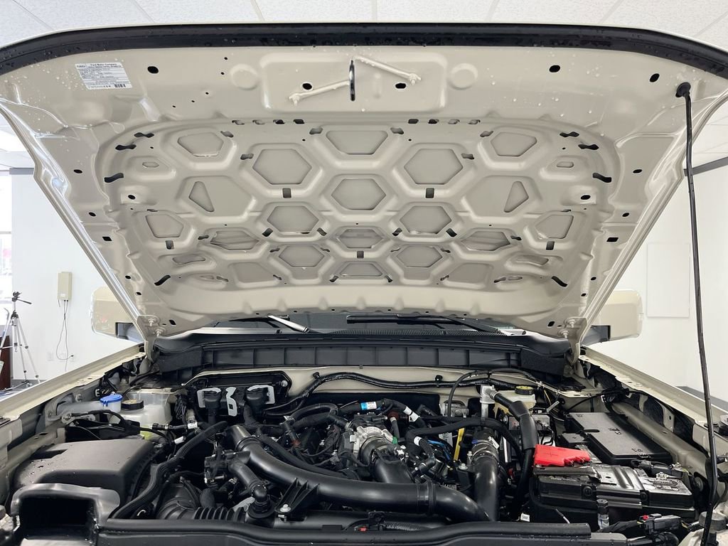 New 2025 Ford Bronco Outer Banks w/ Sasquatch Package image 13