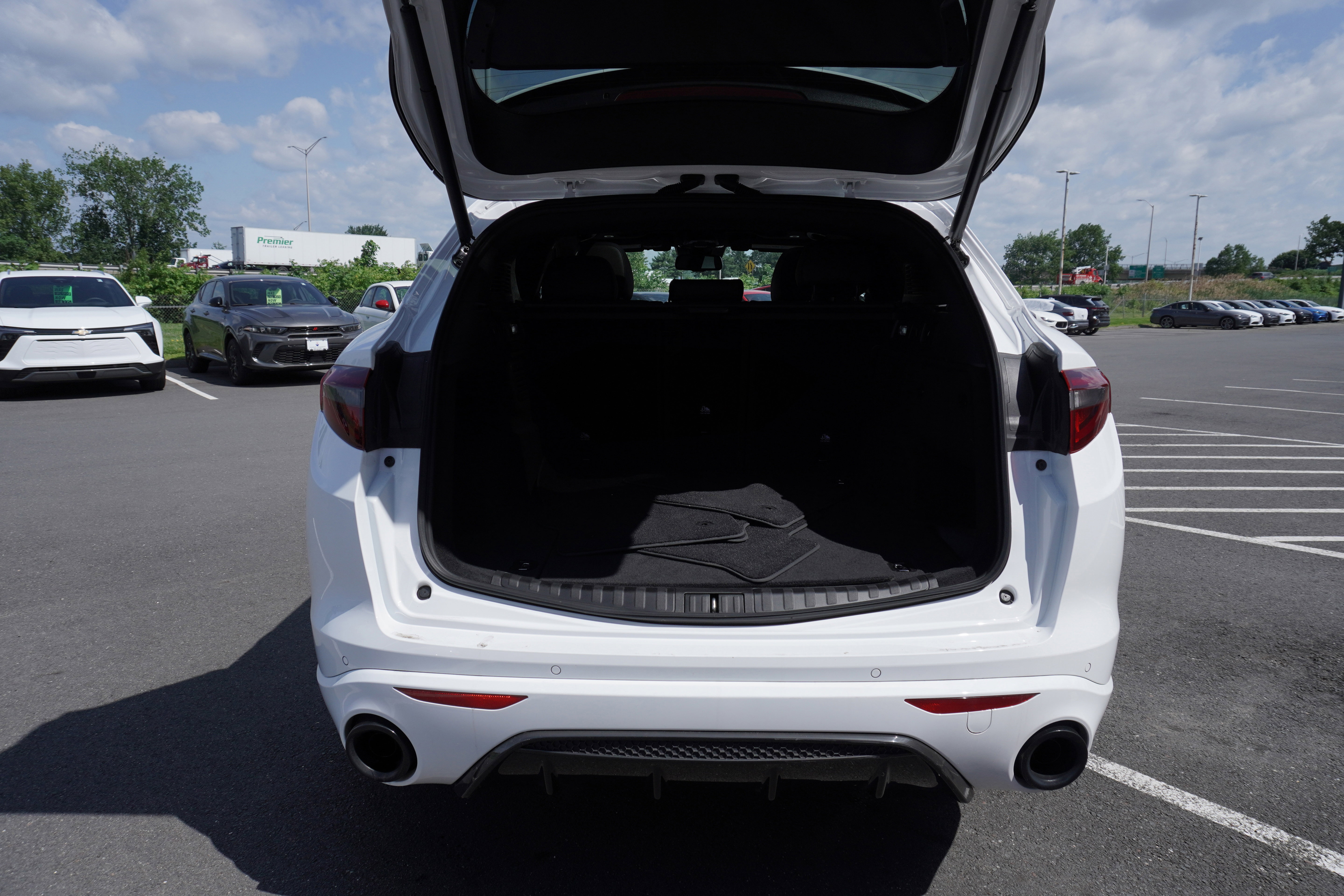 Used 2023 Alfa Romeo Stelvio Veloce image 33