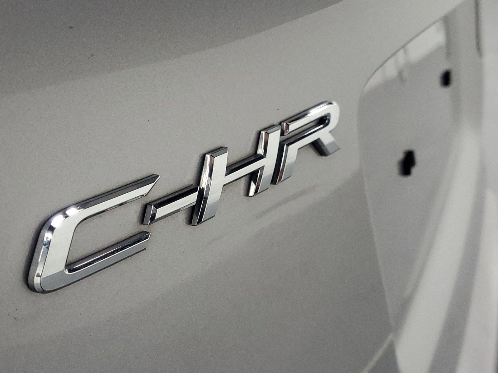 Used 2019 Toyota C-HR Limited FWD image 9