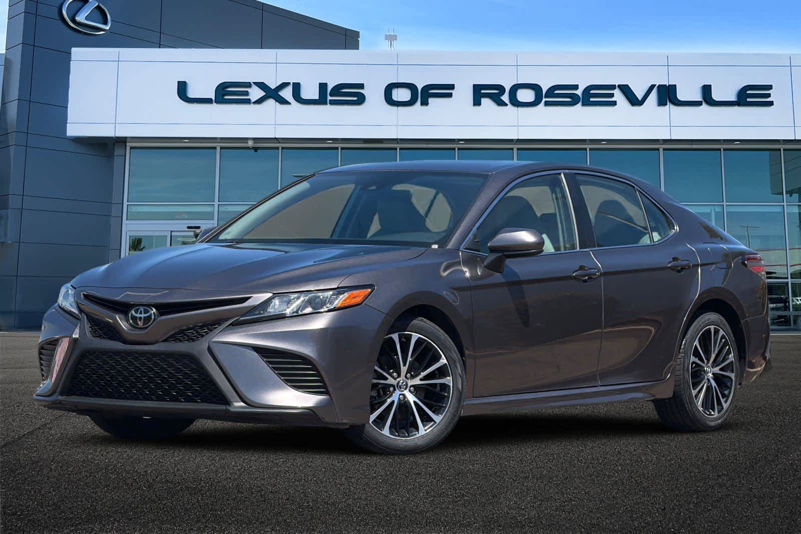 Used 2019 Toyota Camry SE FWD image 1
