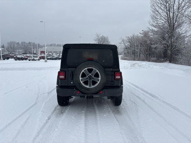 Used 2018 Jeep Wrangler Unlimited Sahara w/ Cold Weather Group image 4