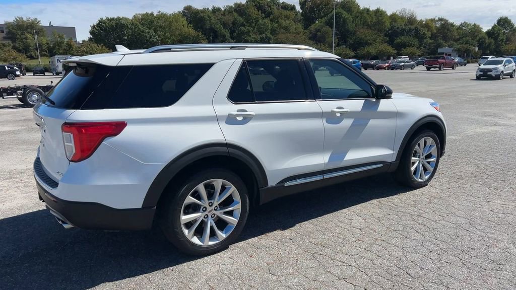 Used 2022 Ford Explorer Platinum w/ Equipment Group 601A image 3