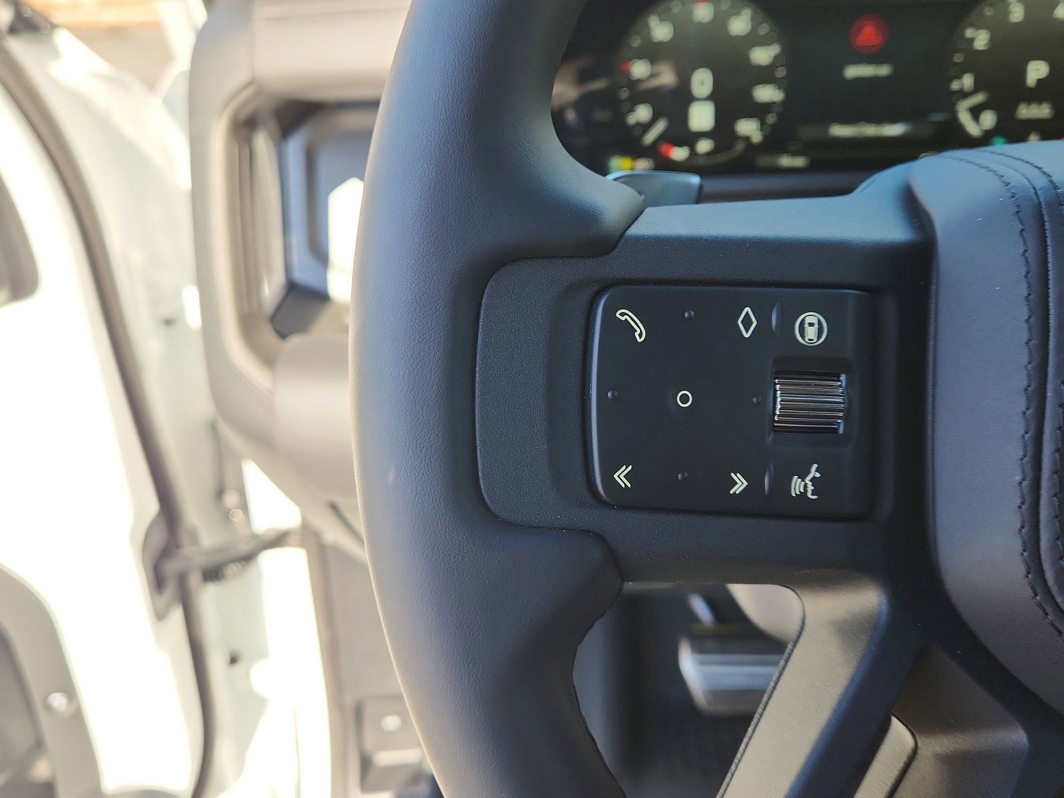 New 2026 Land Rover Defender 90 V8 image 16