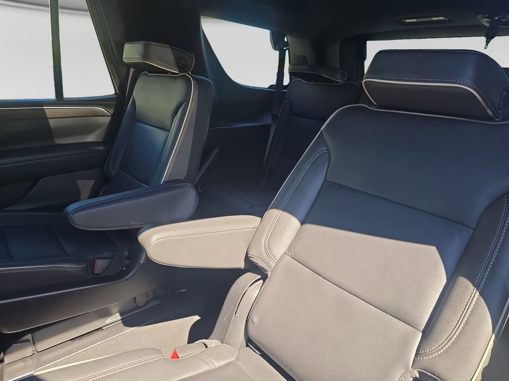 Used 2024 Chevrolet Tahoe Premier image 16