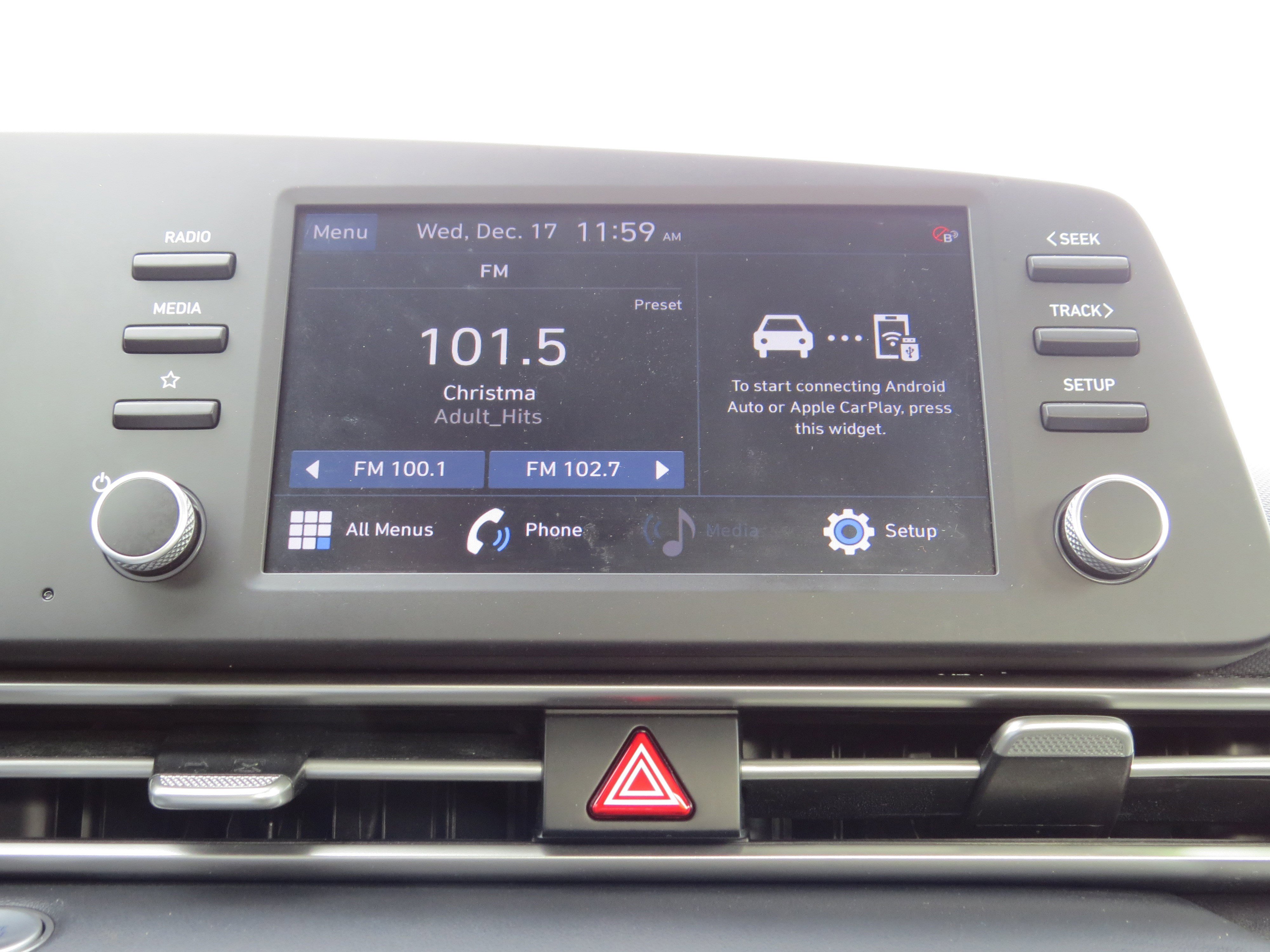 Used 2023 Hyundai Elantra SEL image 25