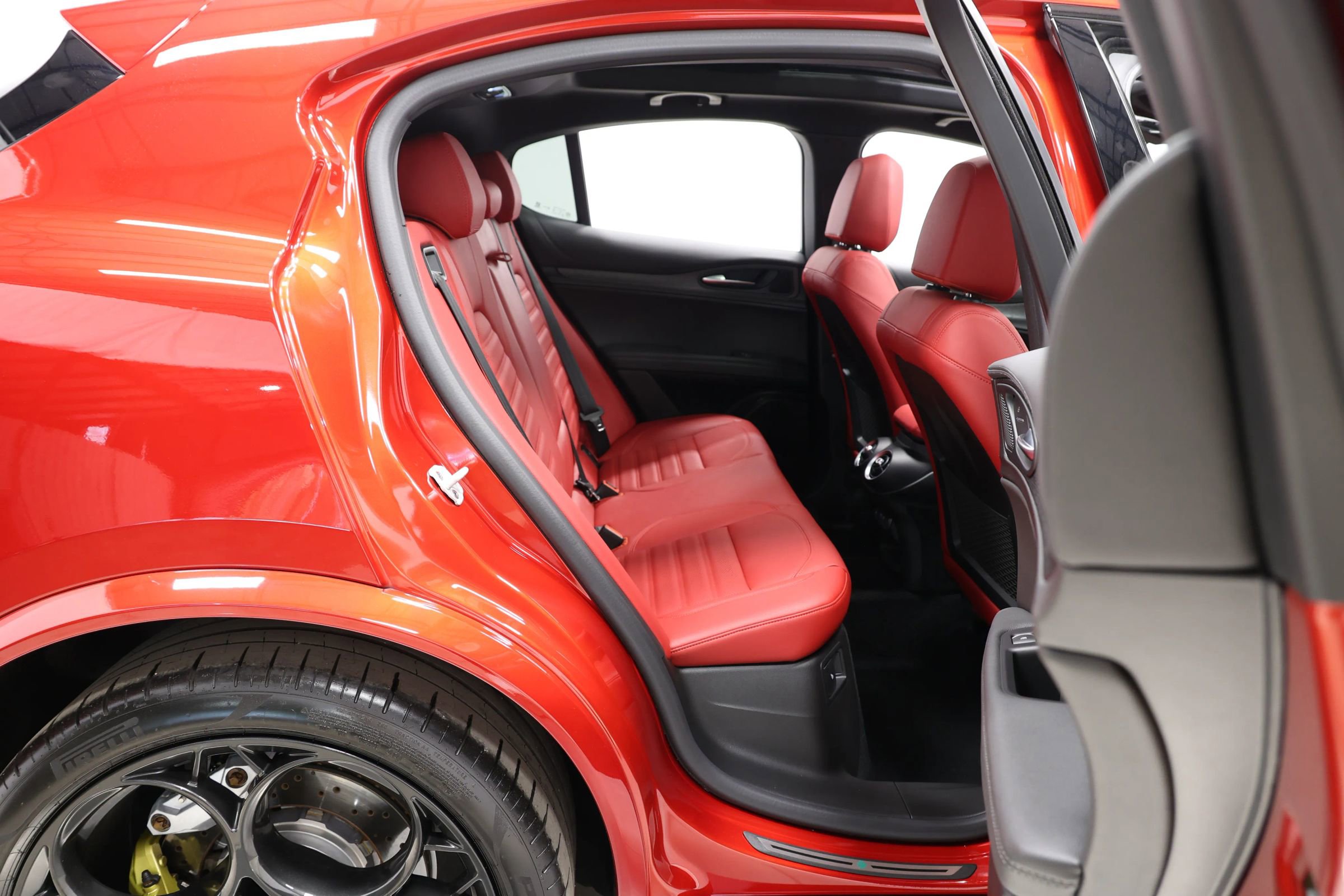 Used 2024 Alfa Romeo Stelvio Quadrifoglio image 67