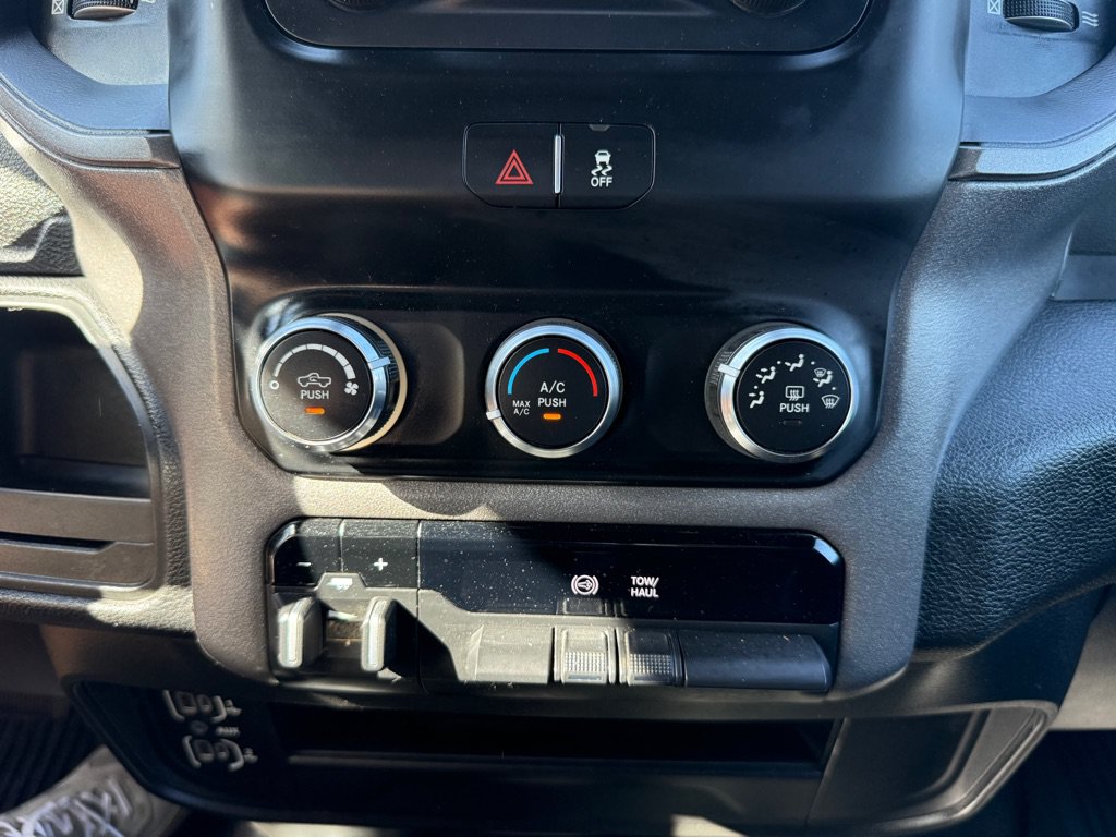 Used 2022 RAM 3500 Tradesman AWD/4WD image 31