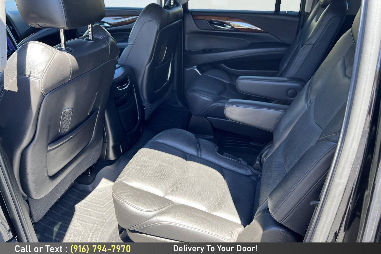 Used 2017 Cadillac Escalade ESV Premium Luxury AWD/4WD image 15