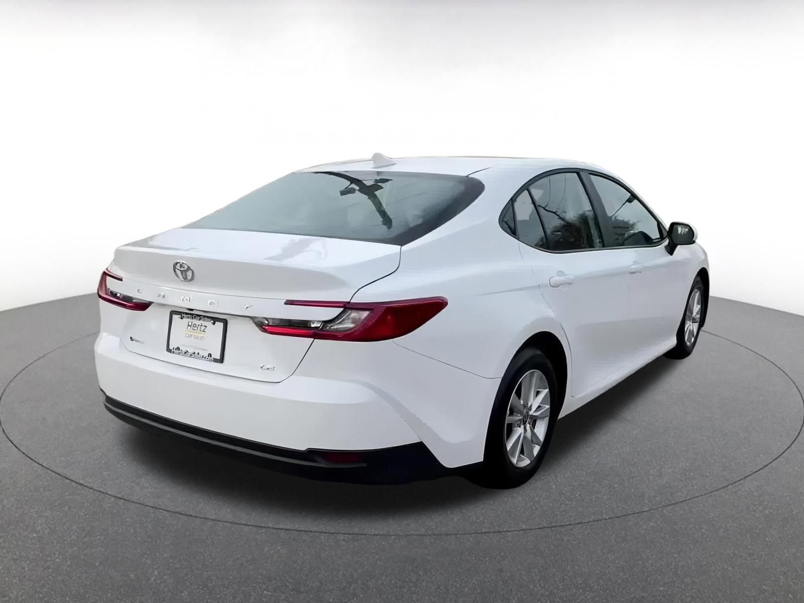 Used 2025 Toyota Camry LE image 14