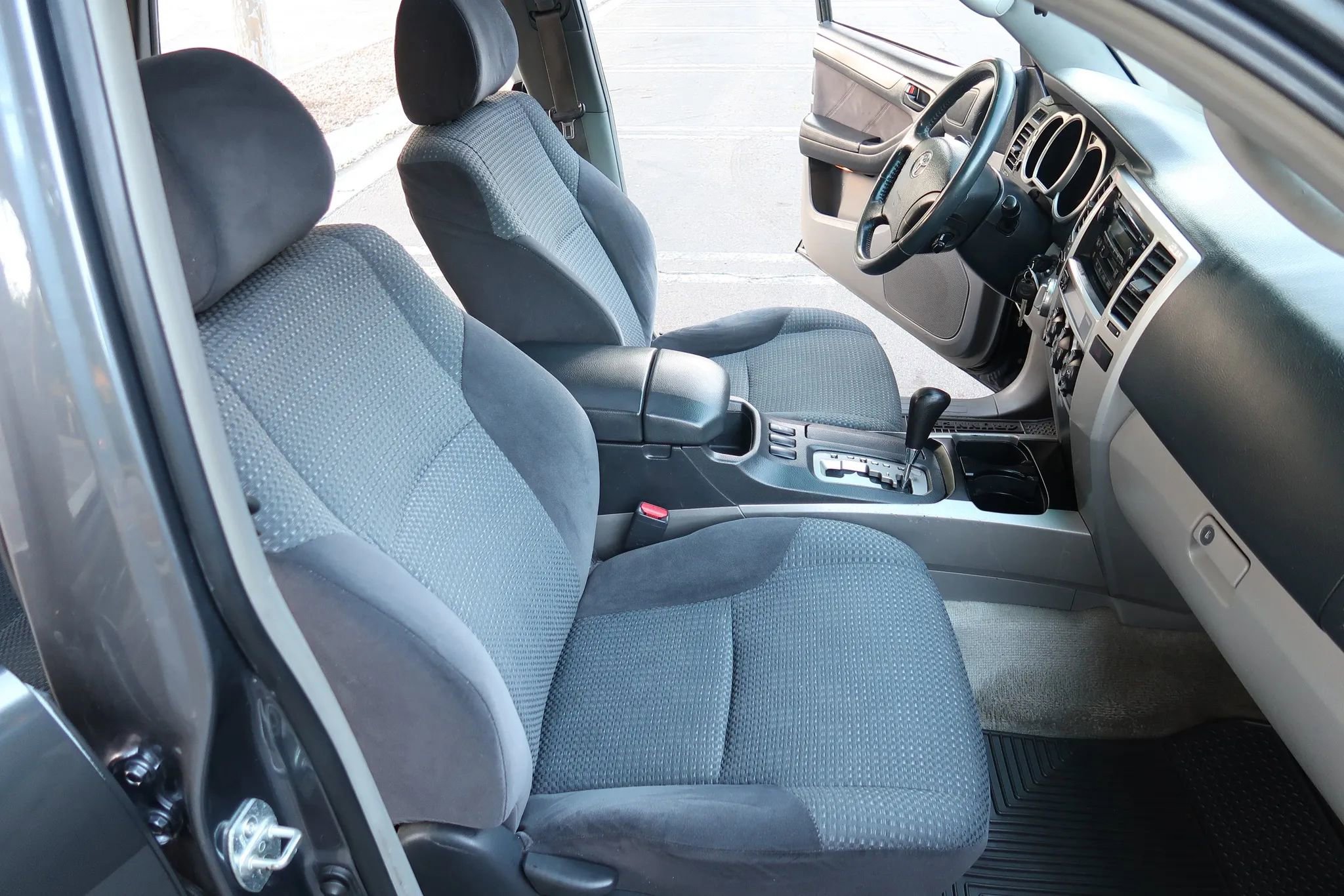 Used 2004 Toyota 4Runner Sport image 20