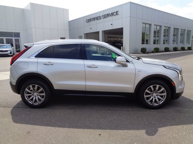 Used 2021 Cadillac XT4 Luxury w/ Cold Weather Package FWD image 4