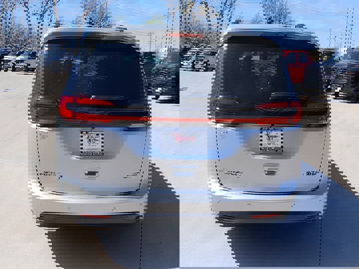 New 2026 Chrysler Pacifica Limited w/ S Appearance Package image 6