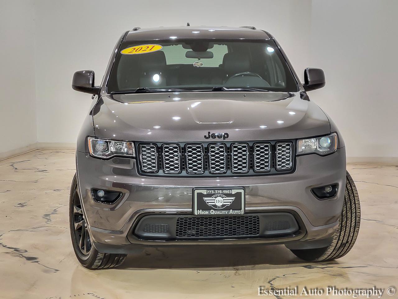 Used 2021 Jeep Grand Cherokee Laredo X AWD/4WD image 5