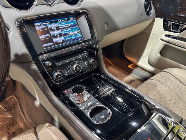 Used 2014 Jaguar XJ L Portfolio image 71