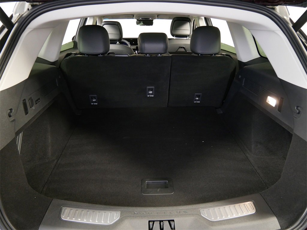 Certified 2024 Lincoln Nautilus Reserve w/ Equipment Group 202A image 14